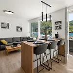 Bayview Apartment *