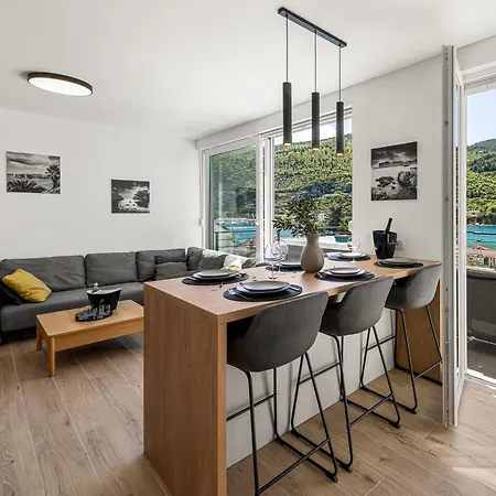 Bayview Apartman *